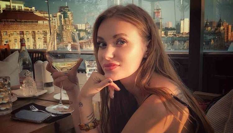 Слава Камінська