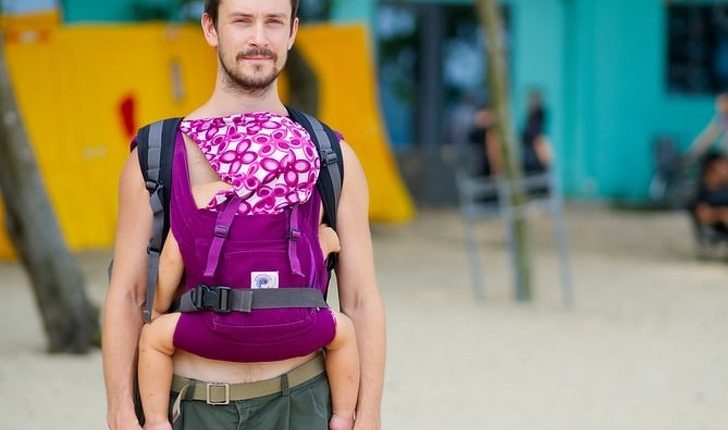 чоловік з дитиною