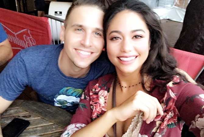 Гаген Міллс, Еріка Пірс