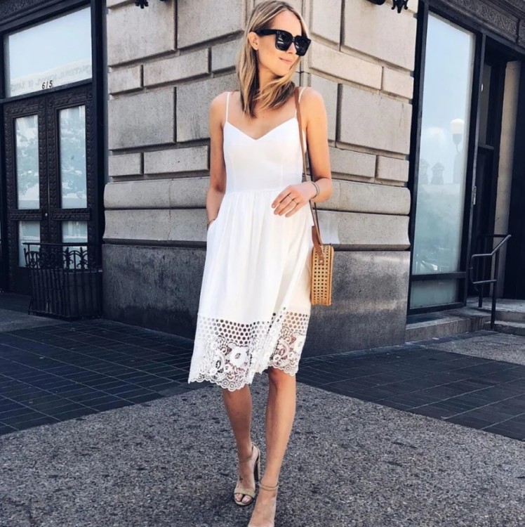 Білі сарафани з мереживом