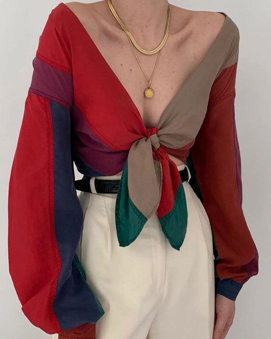 блуза з нестандартним вирізом 