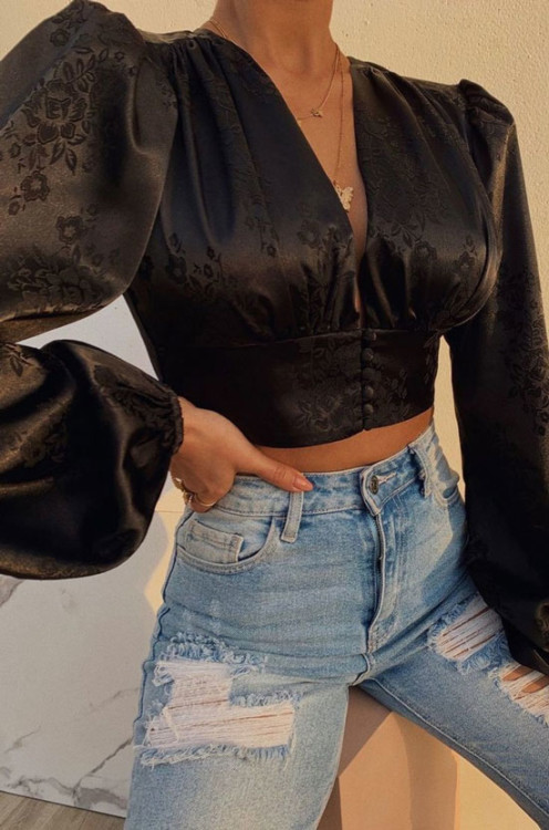 блуза з пишними рукавами