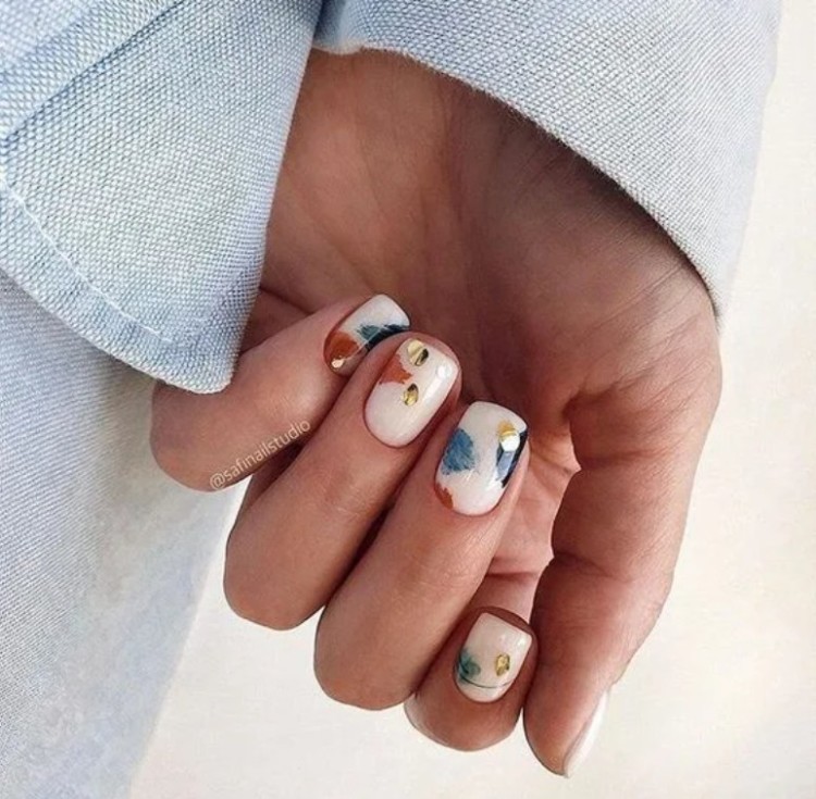 блисикучі краплі в манікюрі