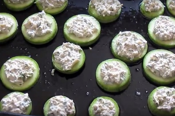 кабачки зі сметанним соусом