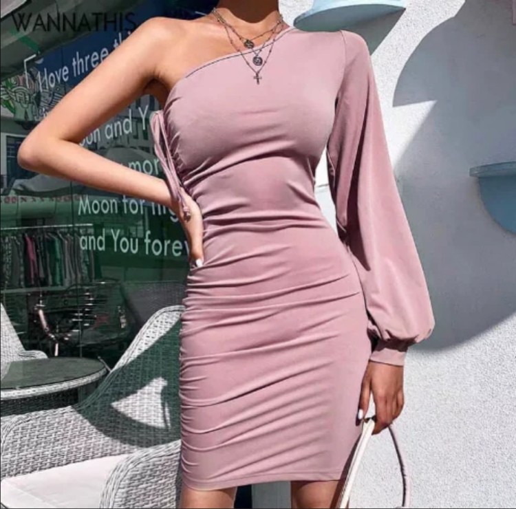 сукні з чіткими лініями плечей