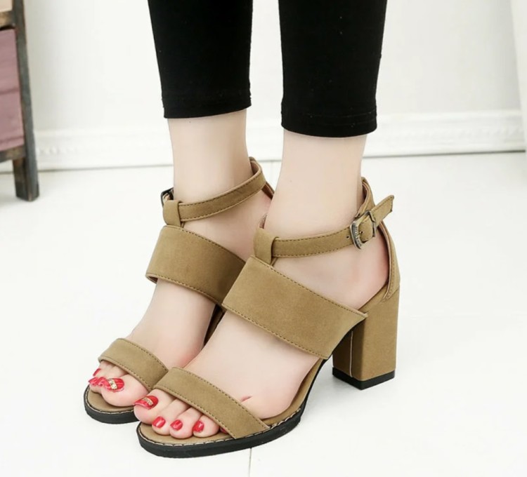 взуття з товстим каблуком