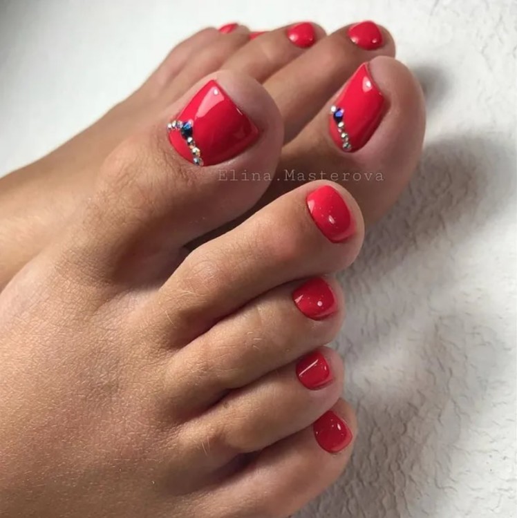 червоний педикюр