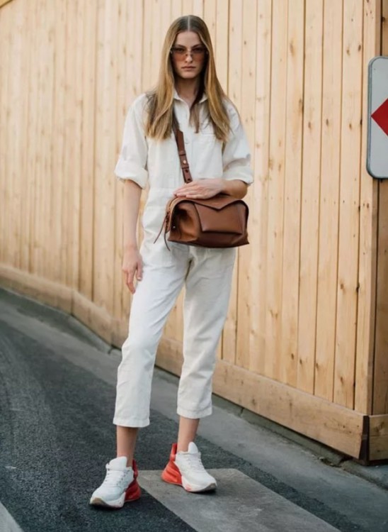 кросівки з кольоровими вставками