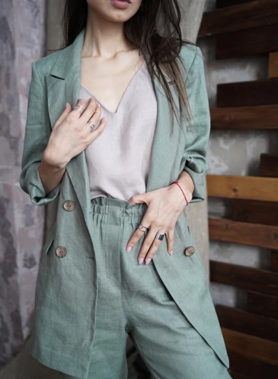 легкий костюм