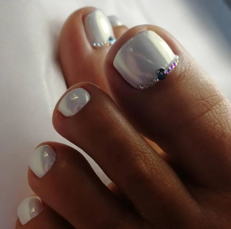 педикюр з перлинною втиркою