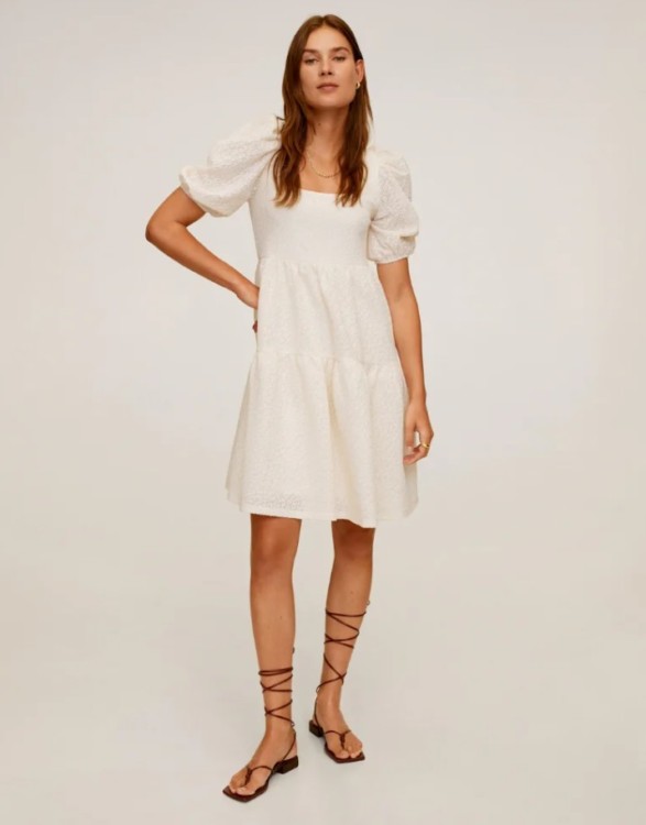 Об'ємні сукні з воланами