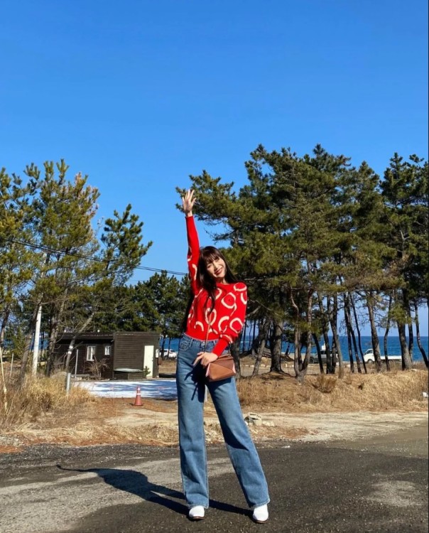 вільні довгі джинси