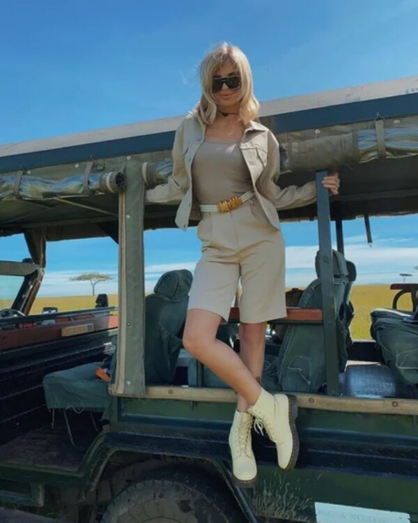 бермуди в стилі сафарі