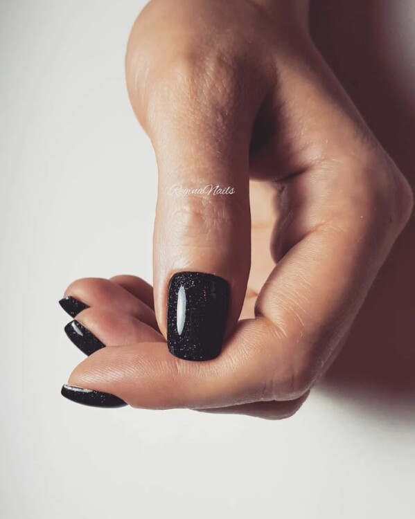 чорний манікюр