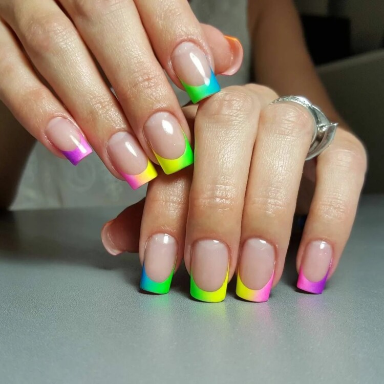 французький манікюр 10