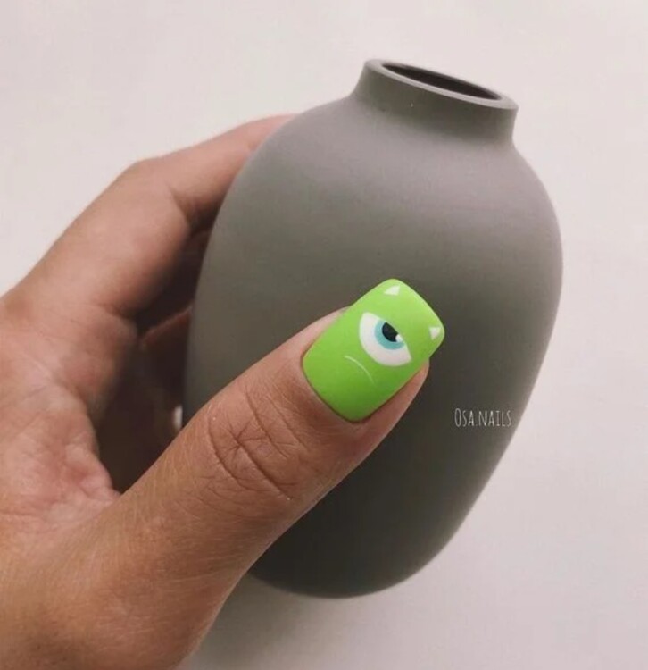 кумедний манікюр