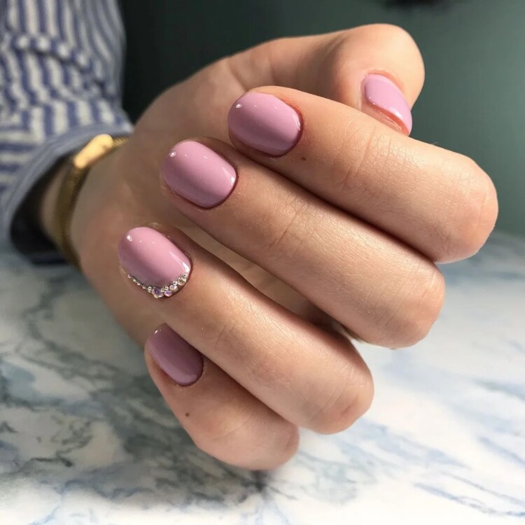 лавандовий манікюр