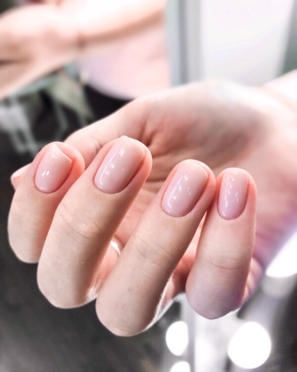 манікюр на короткі нігті 11