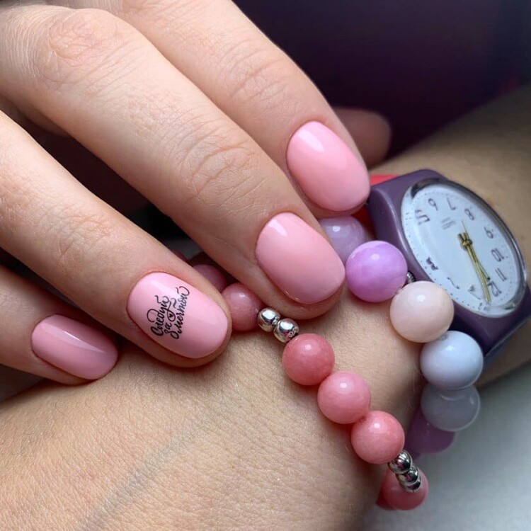 манікюр на короткі нігті 2