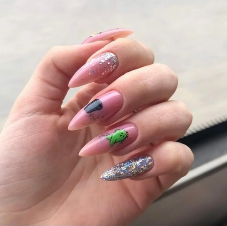 манікюр з кумедними малюнками