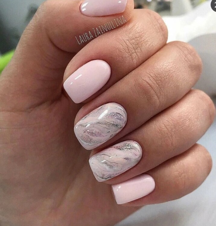 мармуровий манікюр зі срібними вставками
