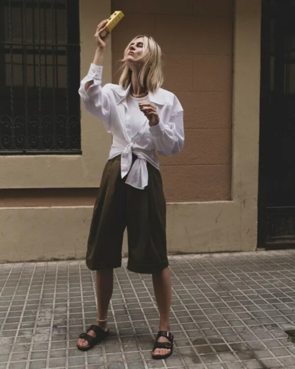 шорти бермуди у стилі мінімалізм