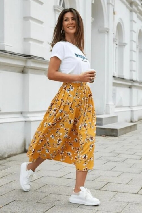 спідниця з квітковим принтом