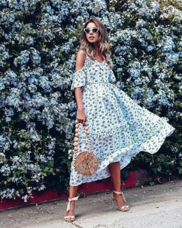 сукня з приспущеними рукавами