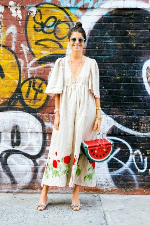 сукня з вишивкою