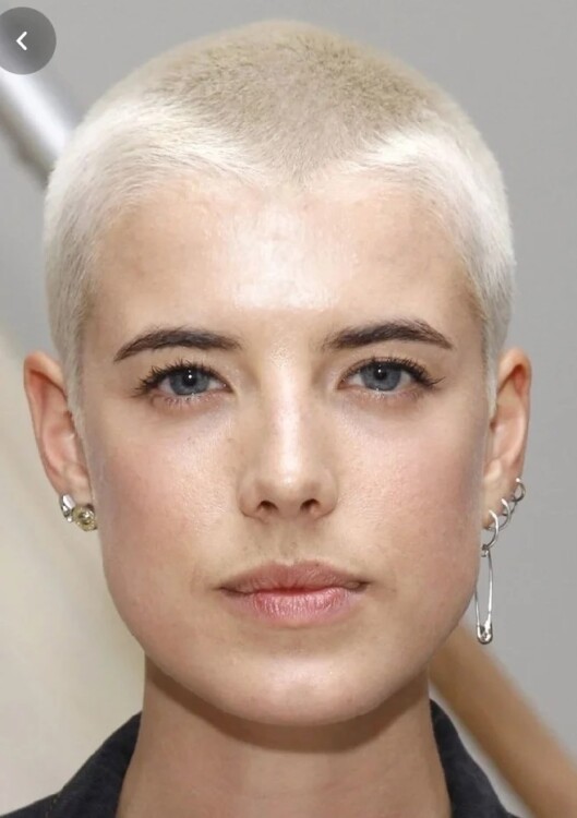 ультракоротка стрижка