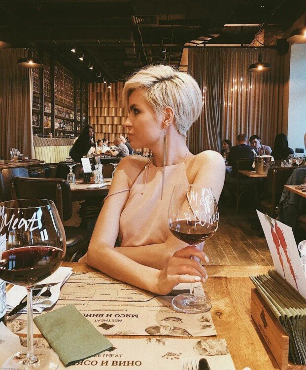 Асиметрична стрижка Піксі