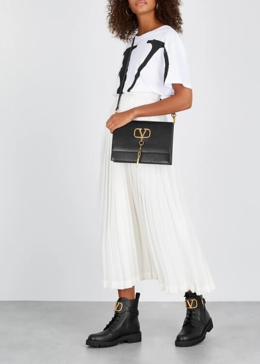 черевики на шнурівці