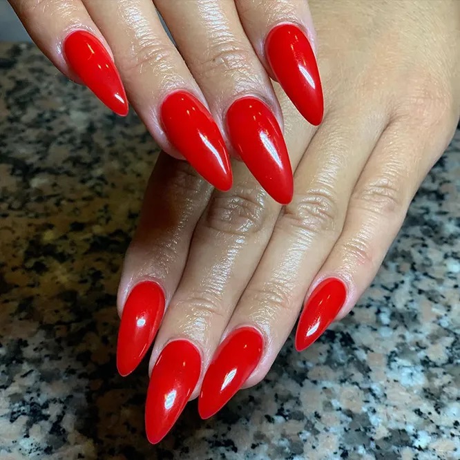червоний манікюр