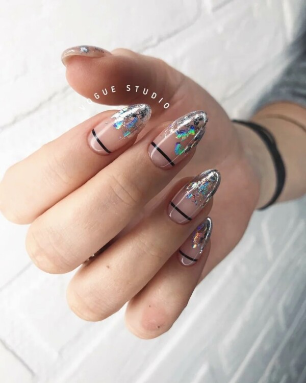 фольгований дизайн на манікюрі