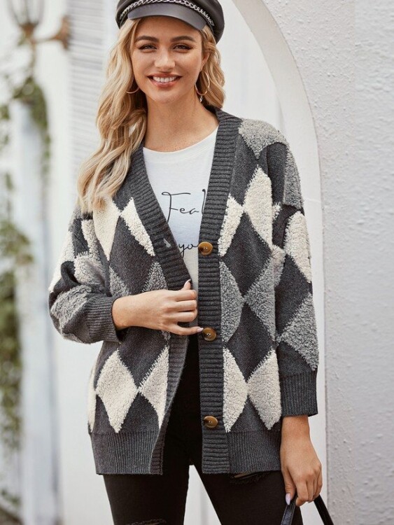 геометричні принти на кардиганах