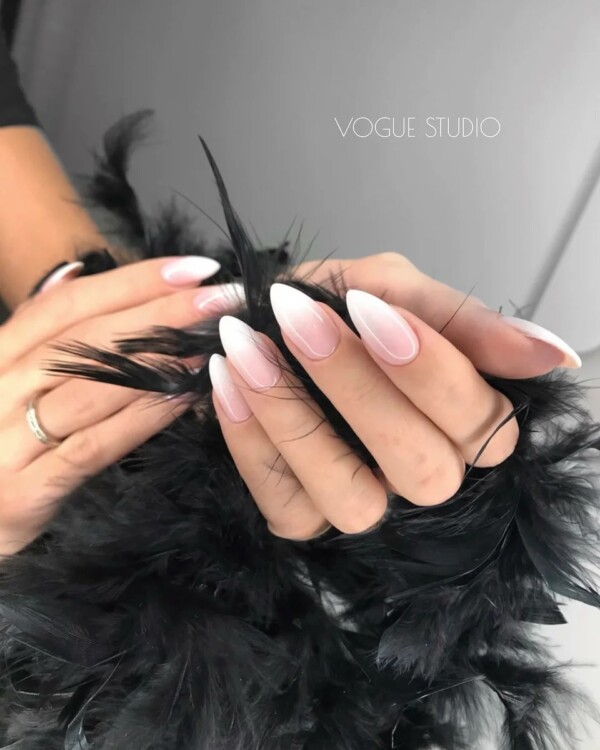 градієнтний манікюр