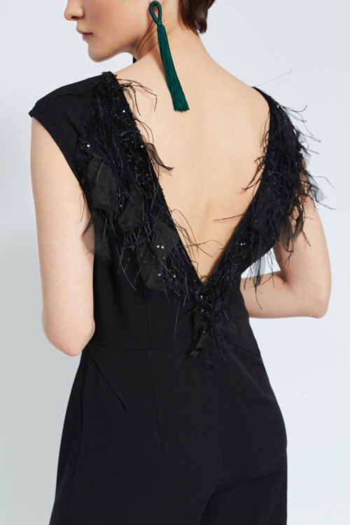 костюм з пір'ям