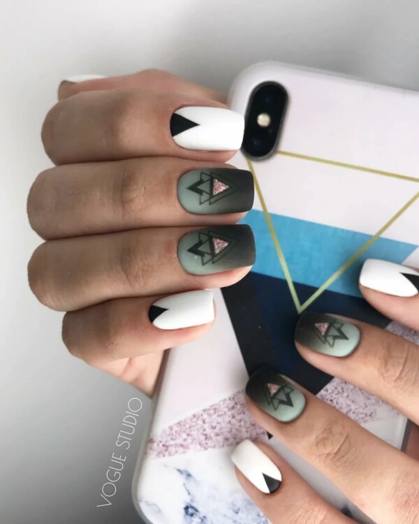 градієнтний манікюр