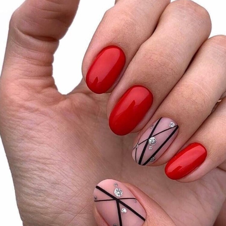 манікюр зі смужками 1