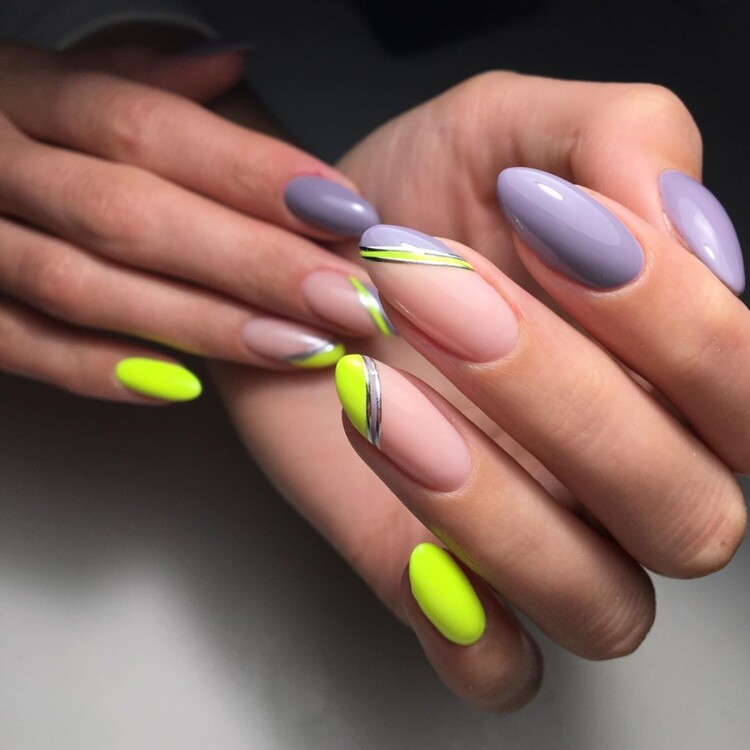 манікюр зі смужками 14