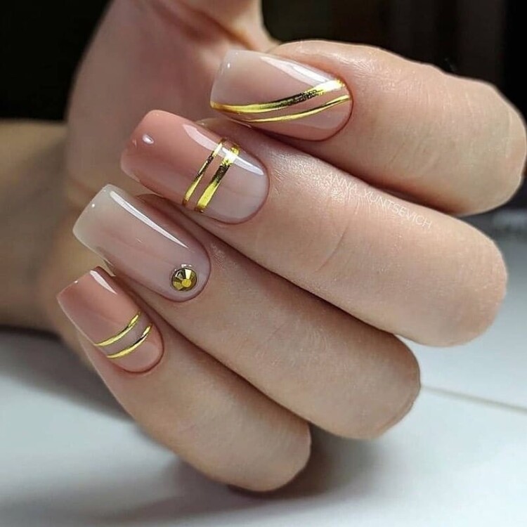 манікюр зі смужками 15