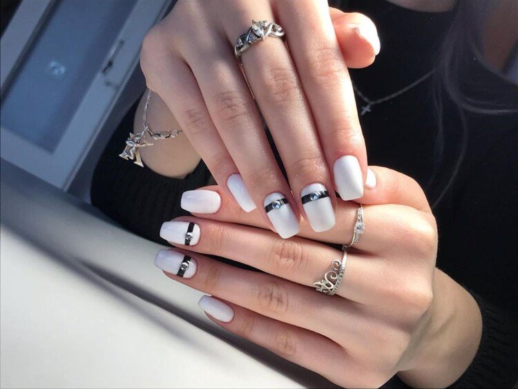 манікюр зі смужками 16