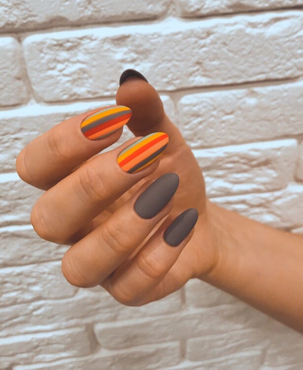 манікюр зі смужками 22