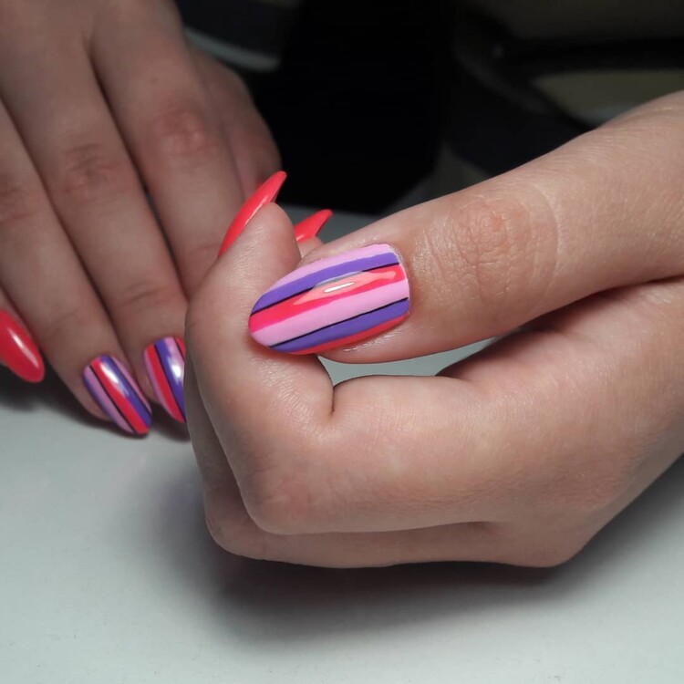 манікюр зі смужками 23