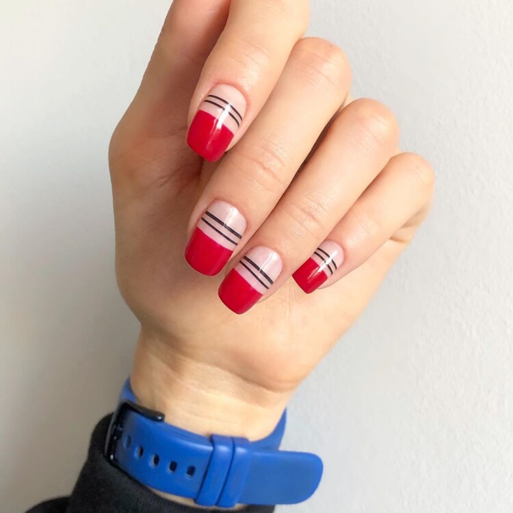 манікюр зі смужками 3