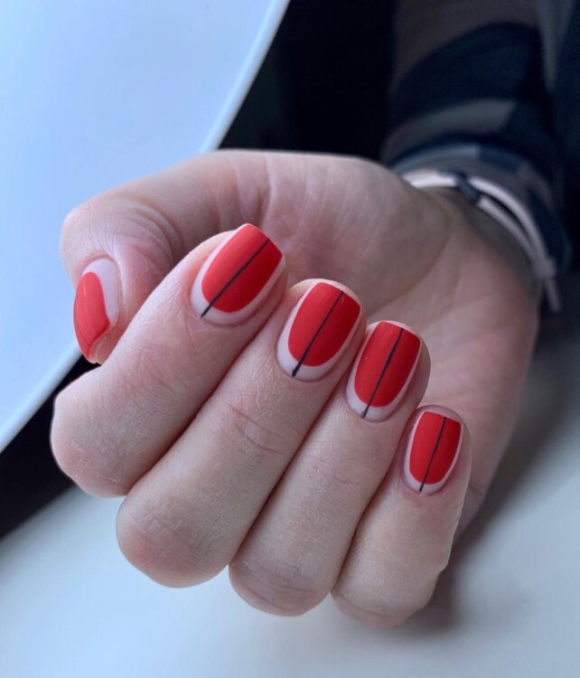 манікюр зі смужками 5