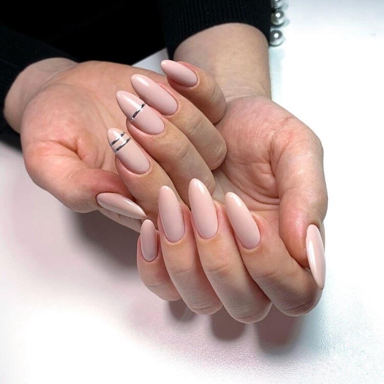 манікюр зі смужками 7