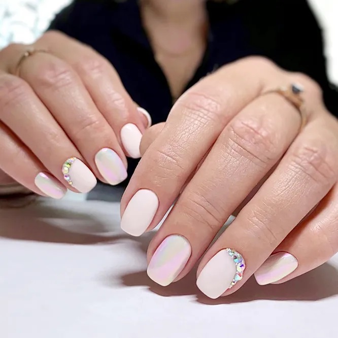 манікюр зі стразами