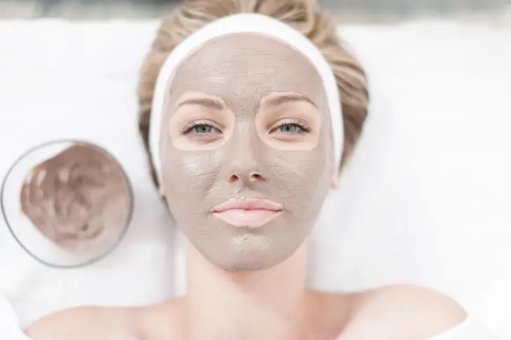 Топ-5 літніх освіжаючих масок для обличчя в домашніх умовах