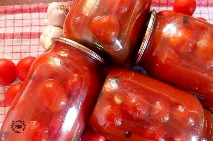 помідори у власному соку